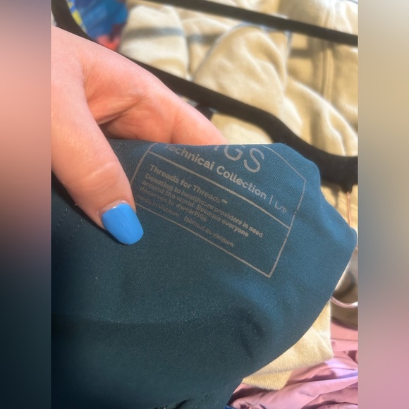 Figs two piece scrub set - Picture 12 of 12